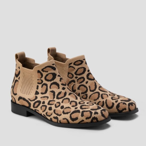 Vivaia Shoes - Vivaia Ryan Pro Boots, NWOT